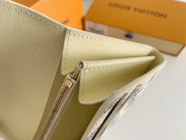 LVコピーウォレット着用イメージ